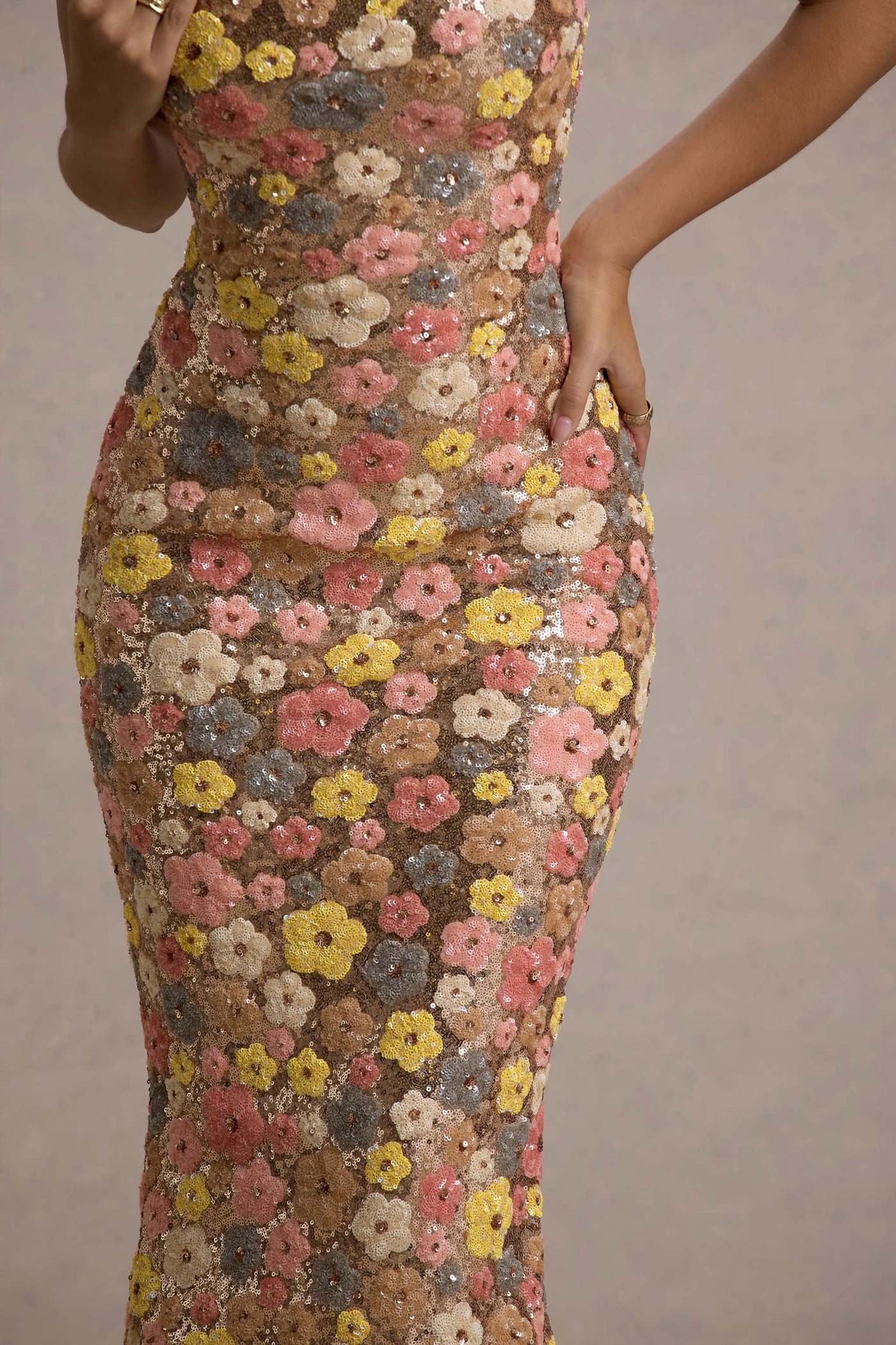 Maxikjole med Blomsterprint og Justerbare Spaghettistropper – Elegant 80'er Inspireret Design i Polyester 5